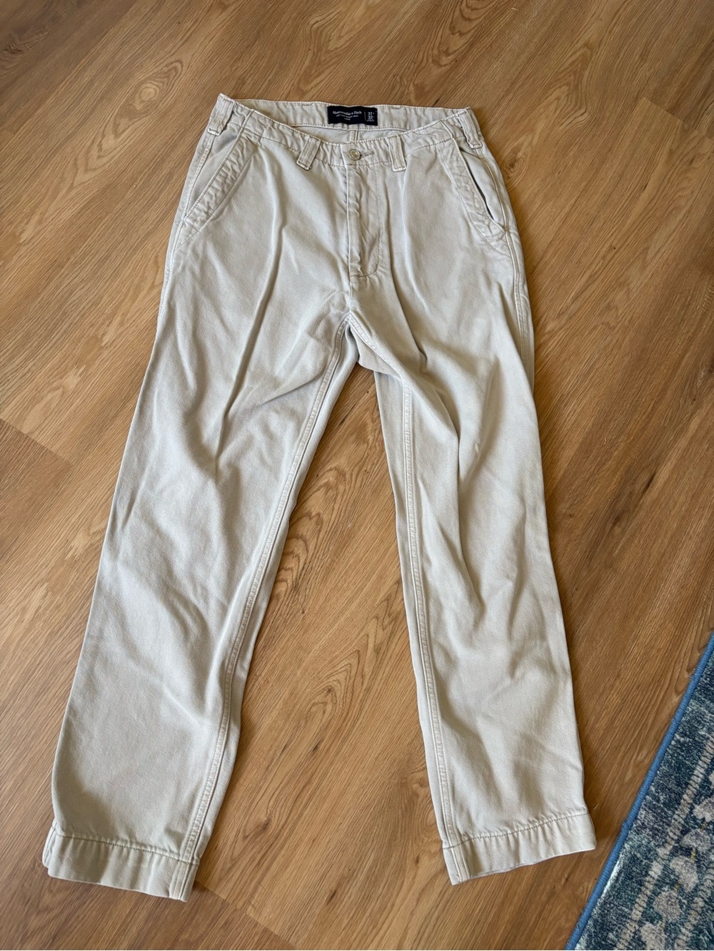 Abercrombie & Fitch Lightweight Beige Loose Chino Pants 31” waist